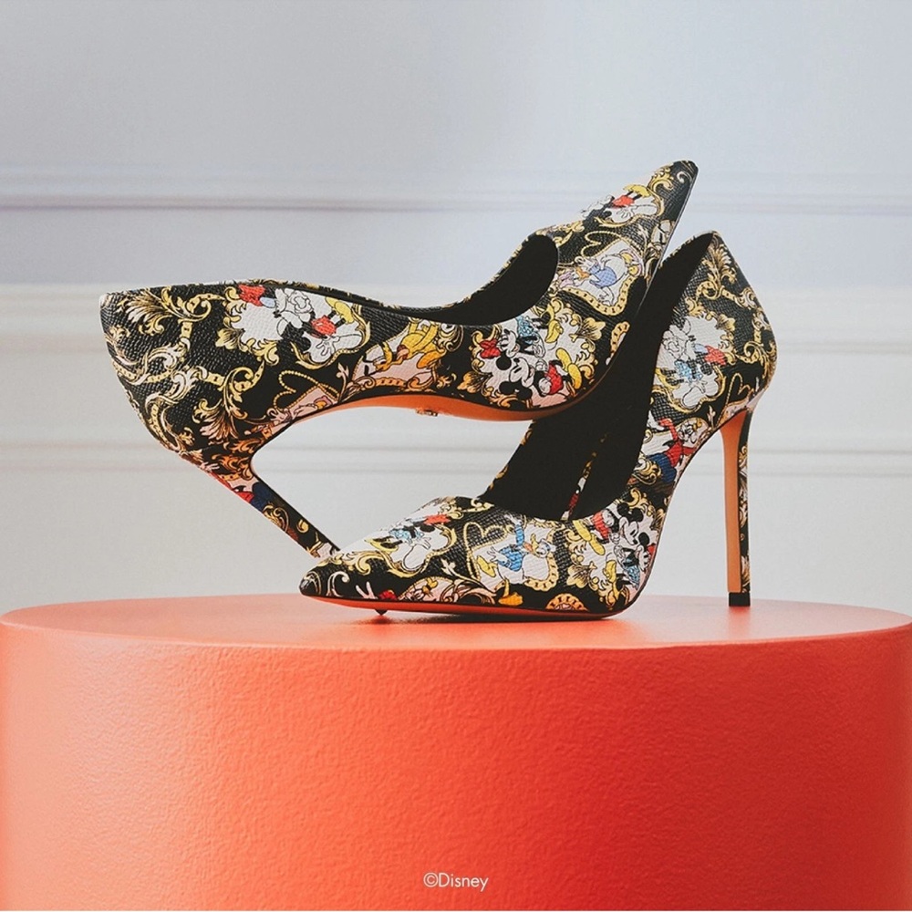 Disney Women's Black and Gold Floral Heels